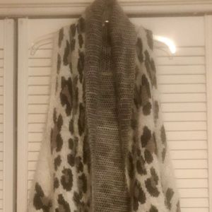 Leopard print vest